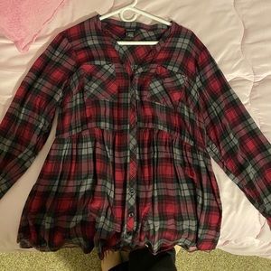 Long sleeve flannel light weight button down shirt